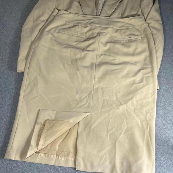 Apostrophe Two Piece Women's Beige Blazer Size 12 & Woman’s Skirt size 10 - Picture 8 of 9